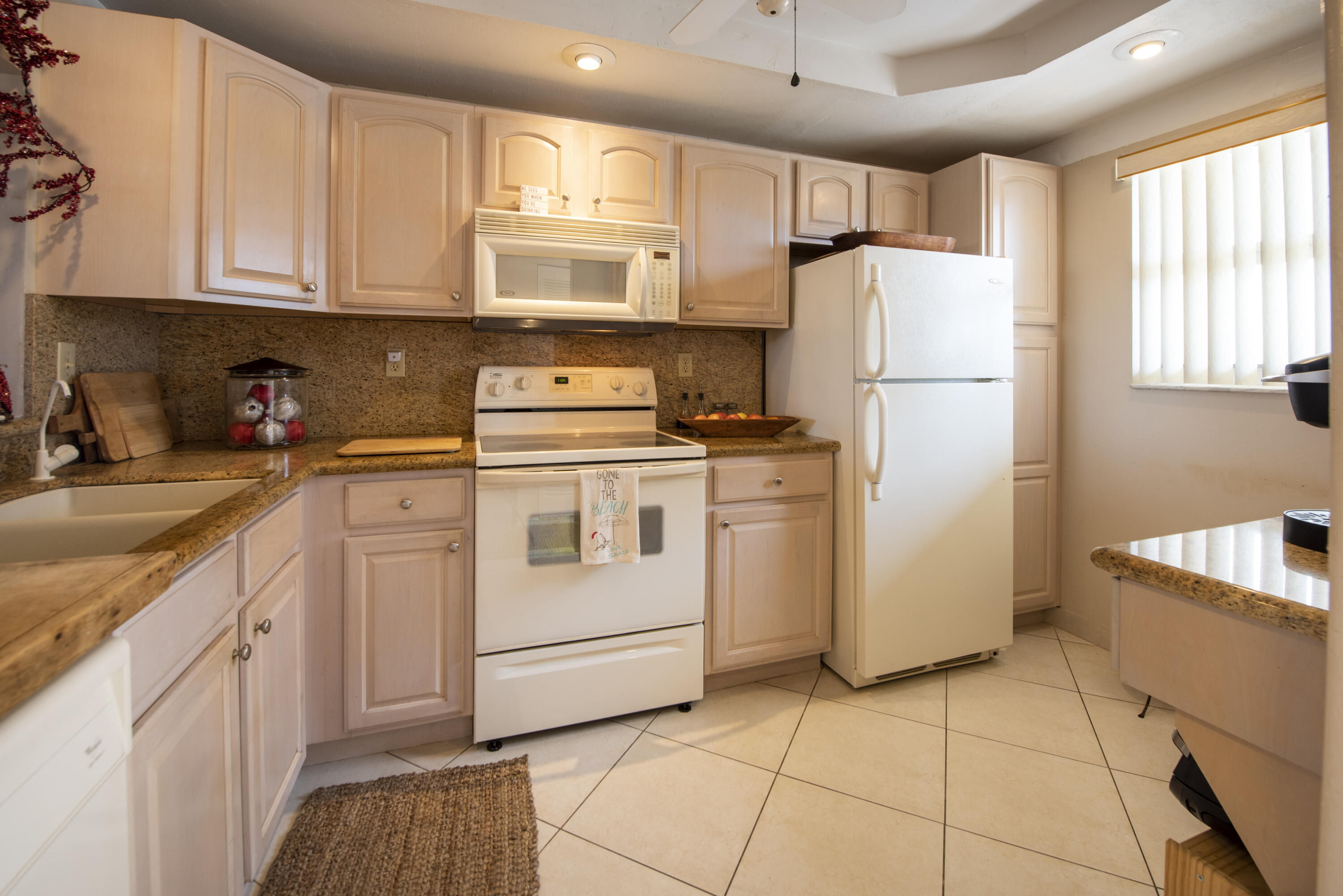 DELPHI TOWERS CONDO - Residential