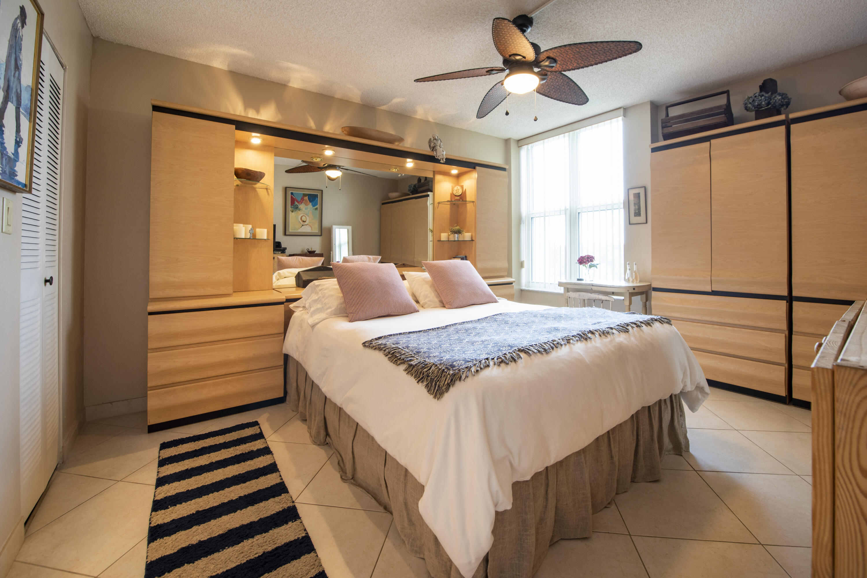 DELPHI TOWERS CONDO - Residential