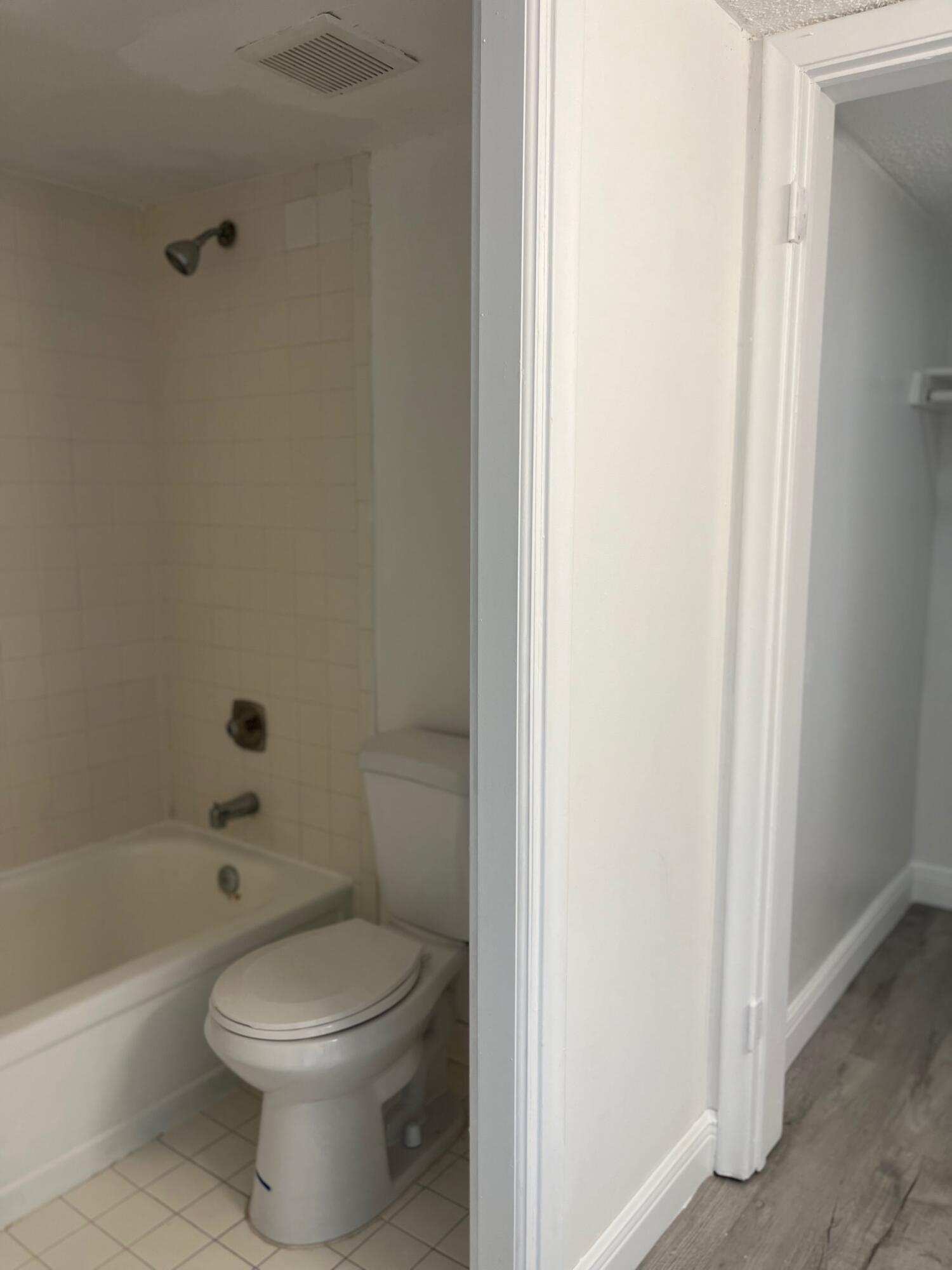 PRESIDENTIAL GOLFVIEW CONDO - Residential