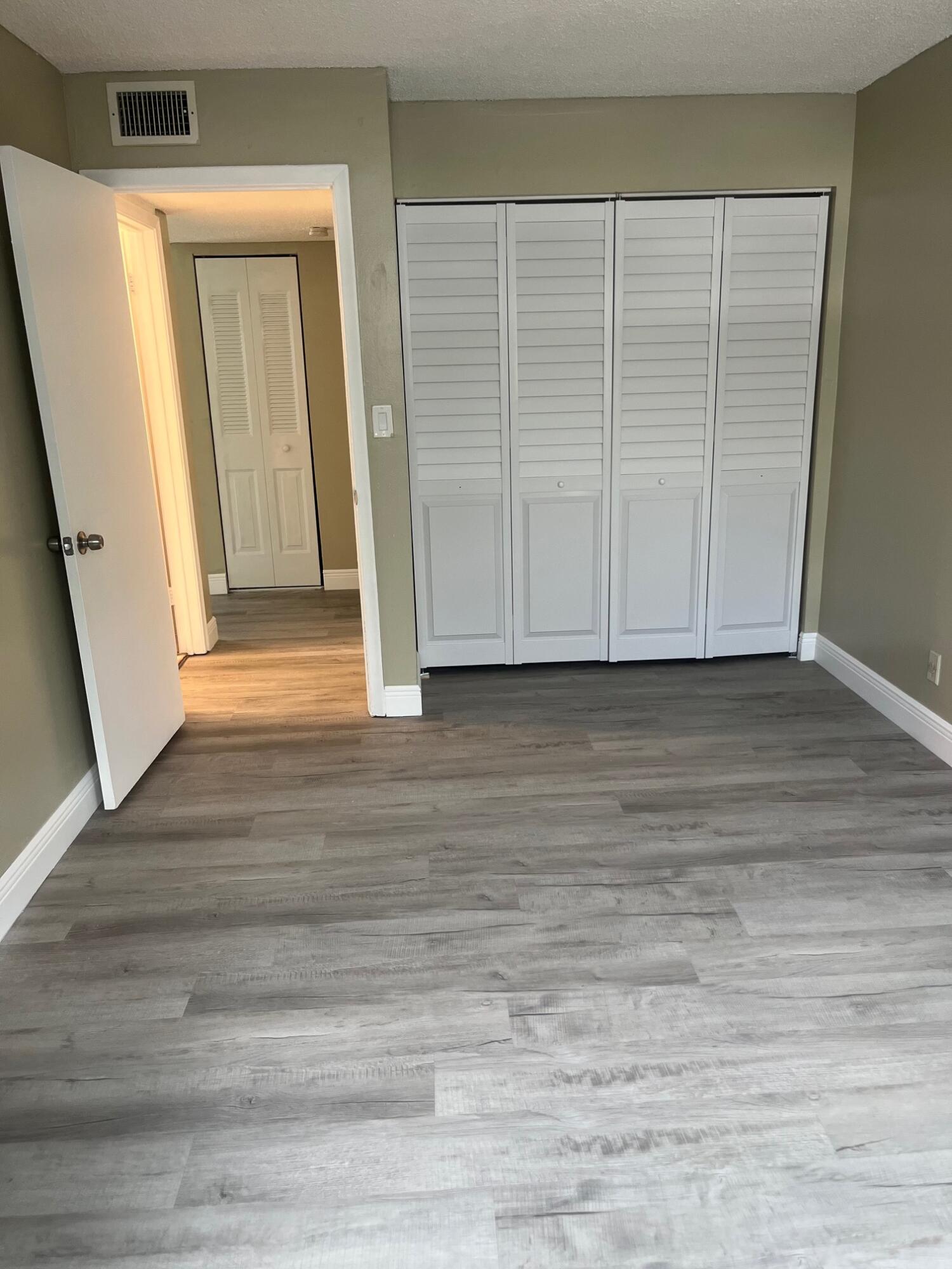 PRESIDENTIAL GOLFVIEW CONDO - Residential