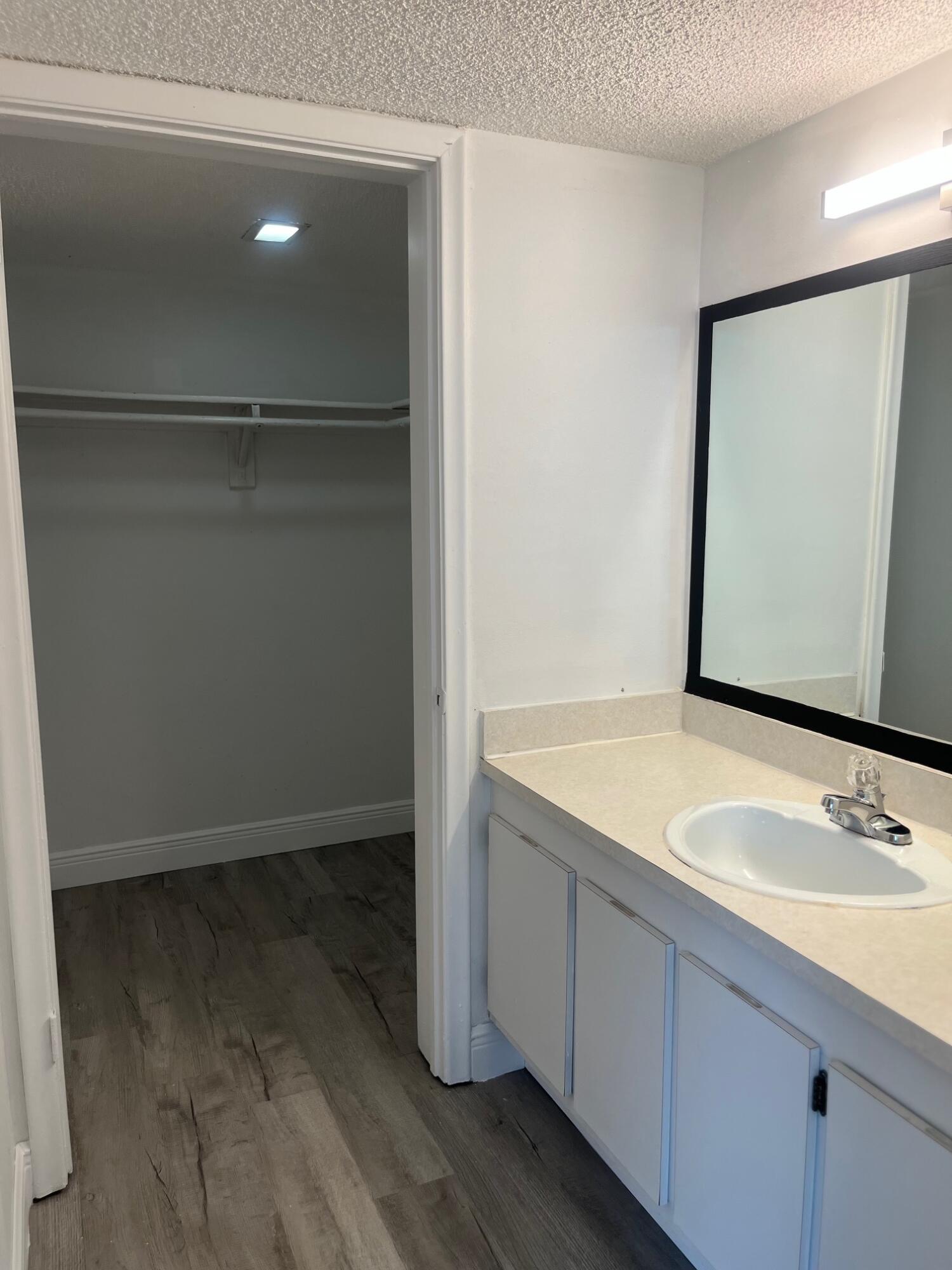 PRESIDENTIAL GOLFVIEW CONDO - Residential