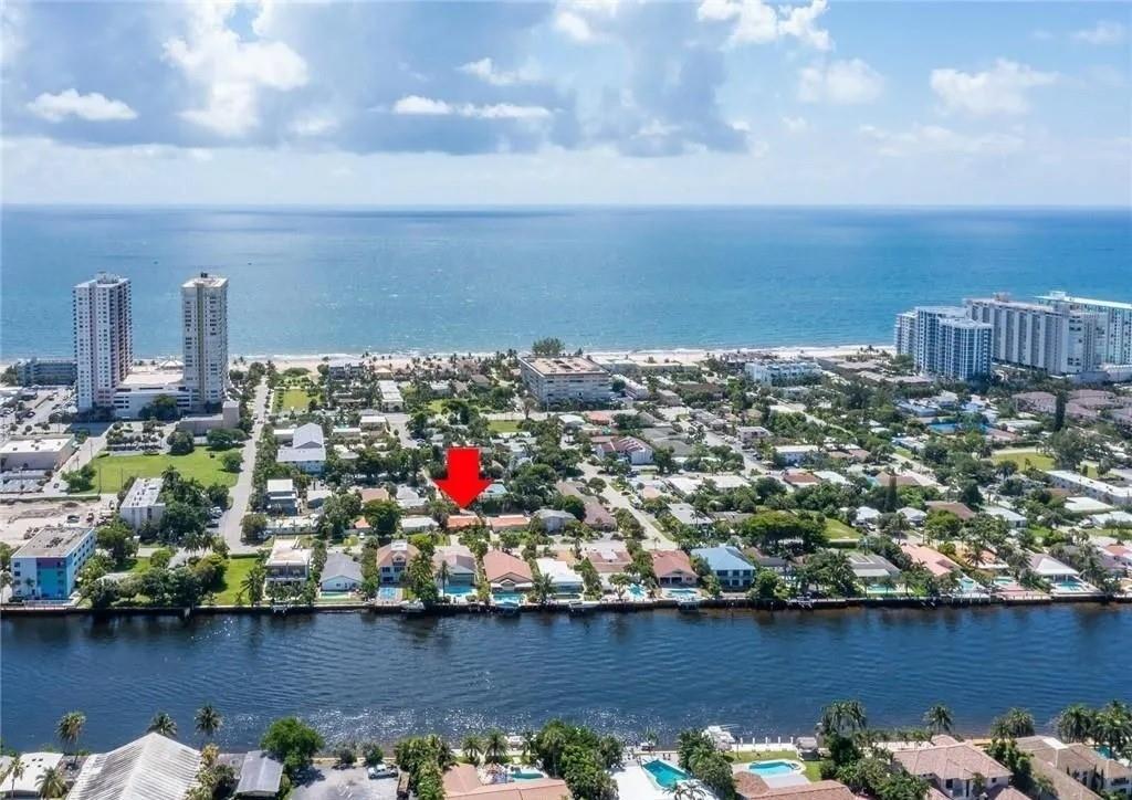 300 S Riverside Dr