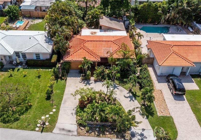 300 S Riverside Dr