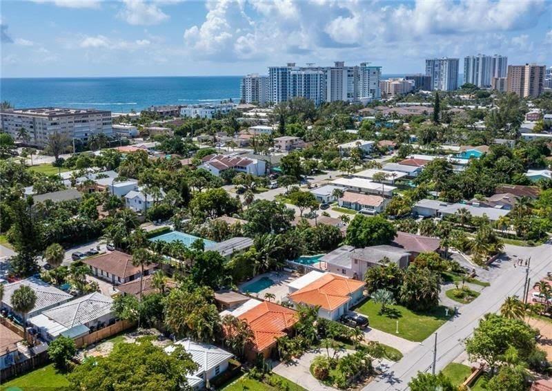 300 S Riverside Dr