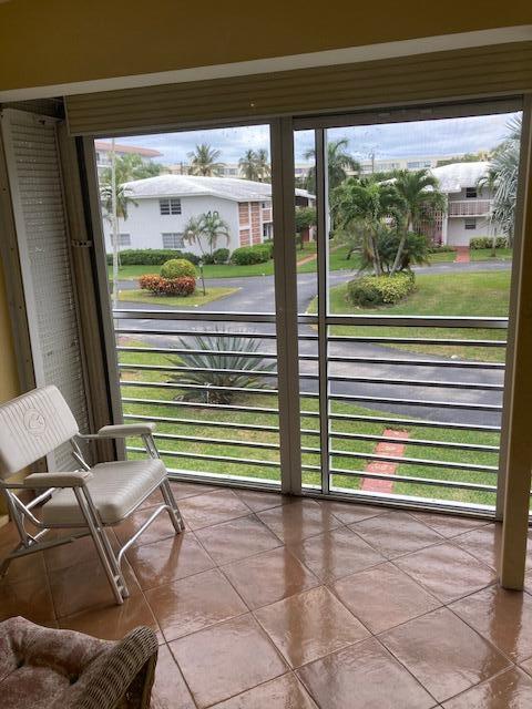 Palm Royal Apts - Residential
