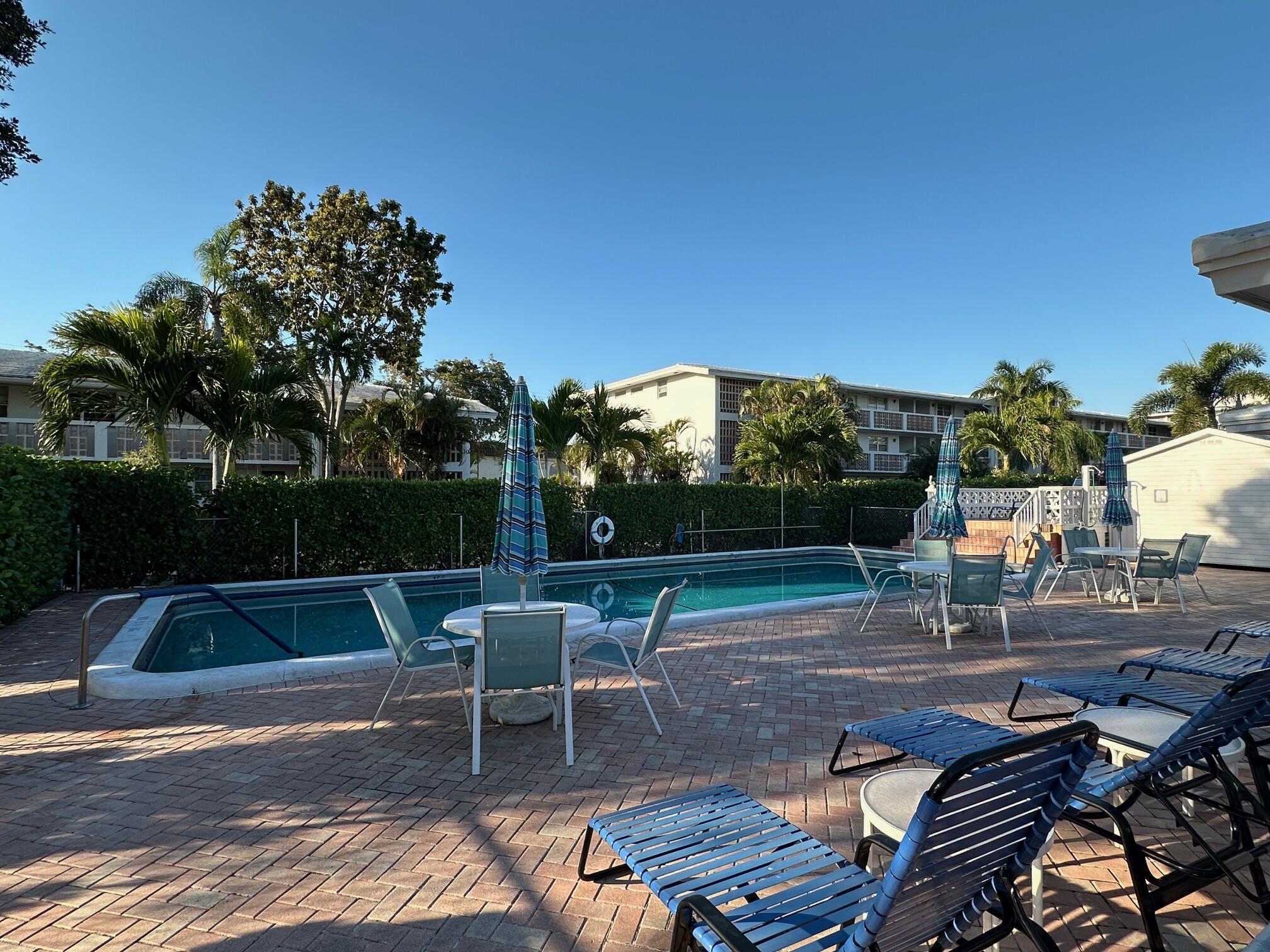 Palm Royal Apts - Residential