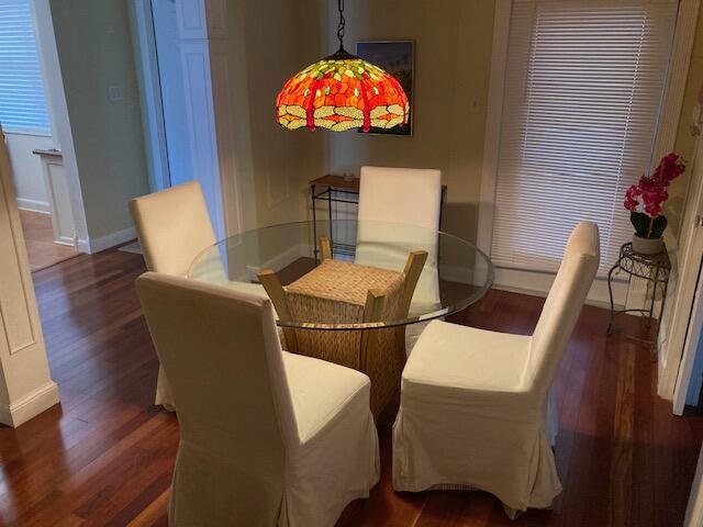 Palm Royal Apts - Residential