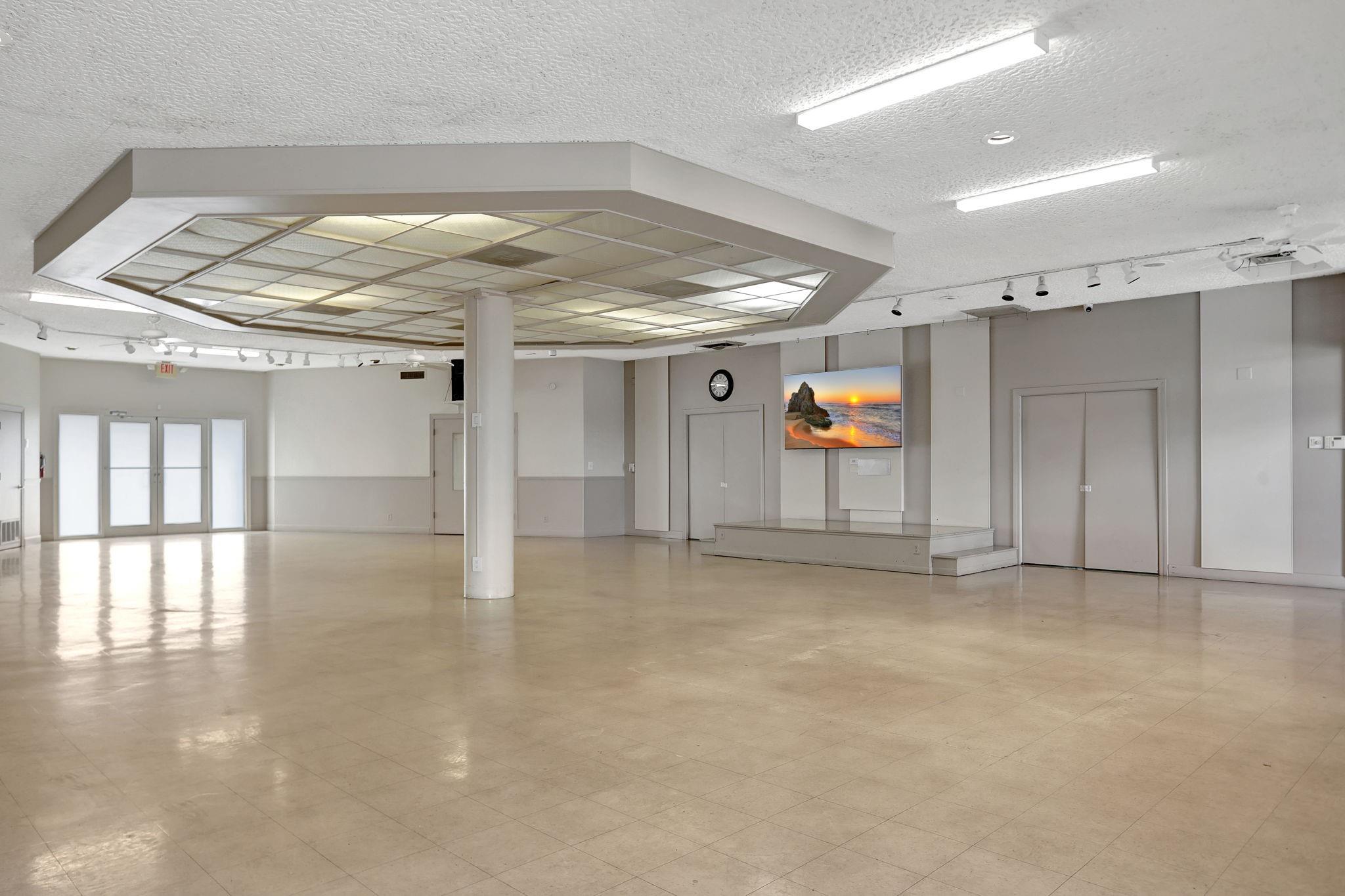 LAUDERHILL EAST - Residential