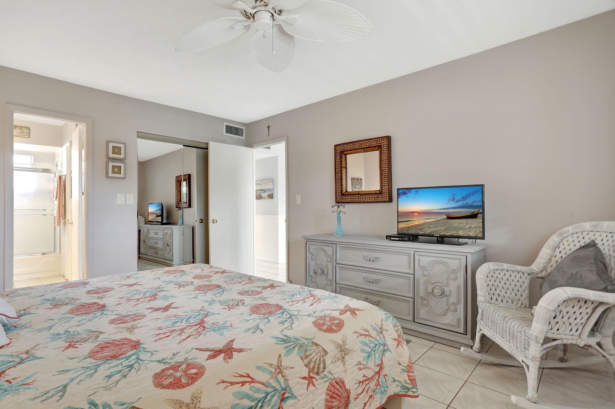 LAUDERHILL EAST - Residential