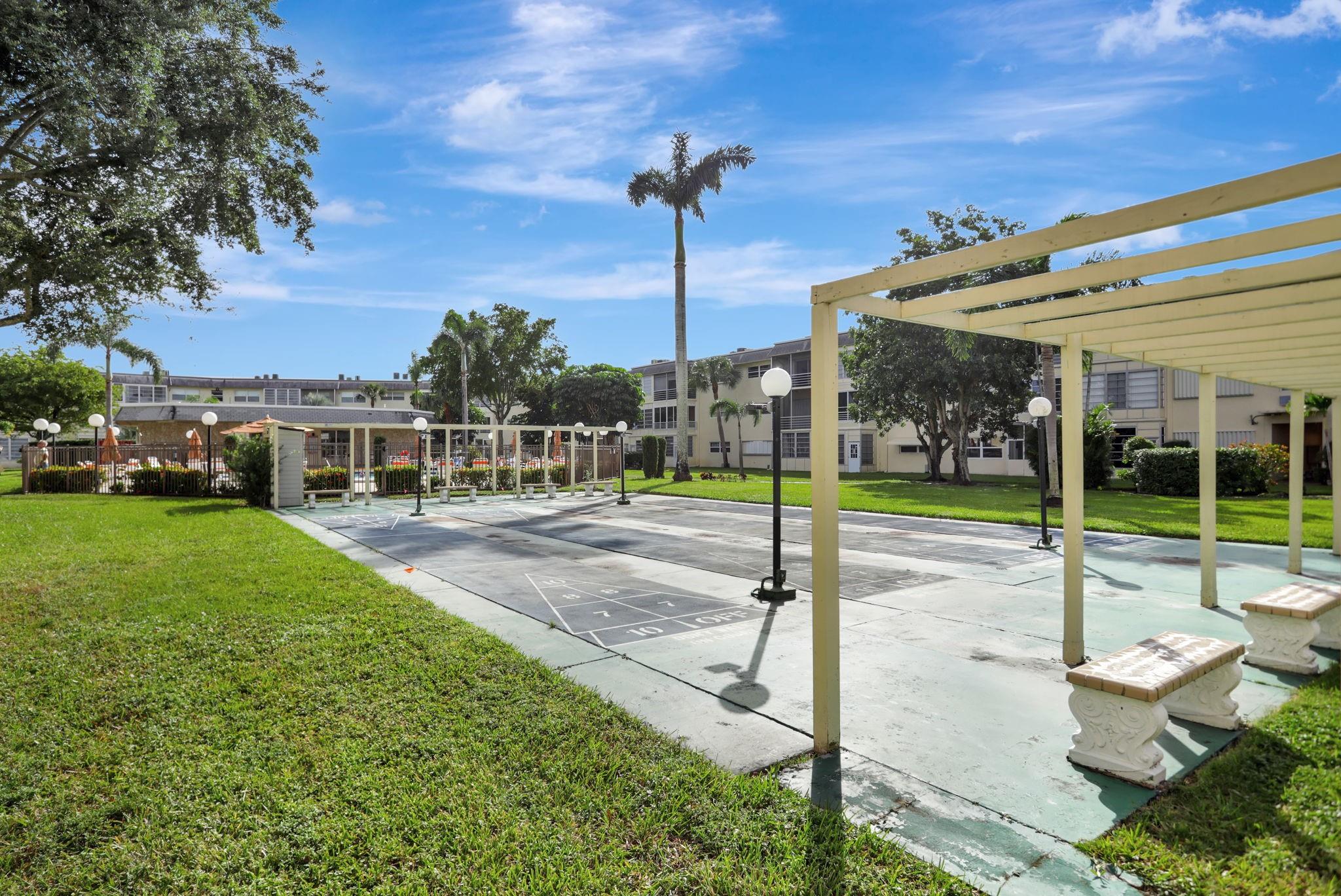 LAUDERHILL EAST - Residential