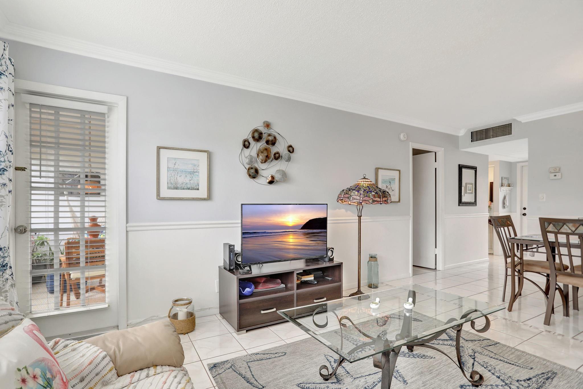 LAUDERHILL EAST - Residential