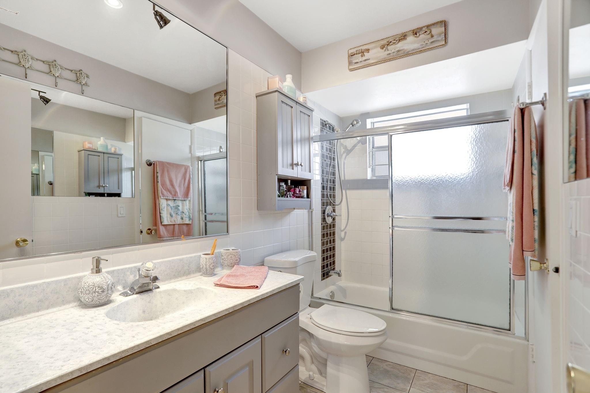 LAUDERHILL EAST - Residential