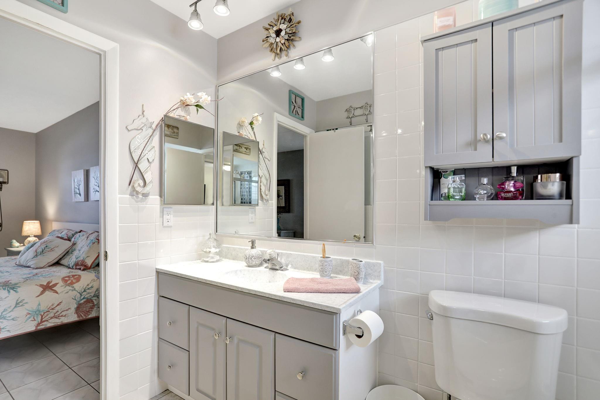 LAUDERHILL EAST - Residential