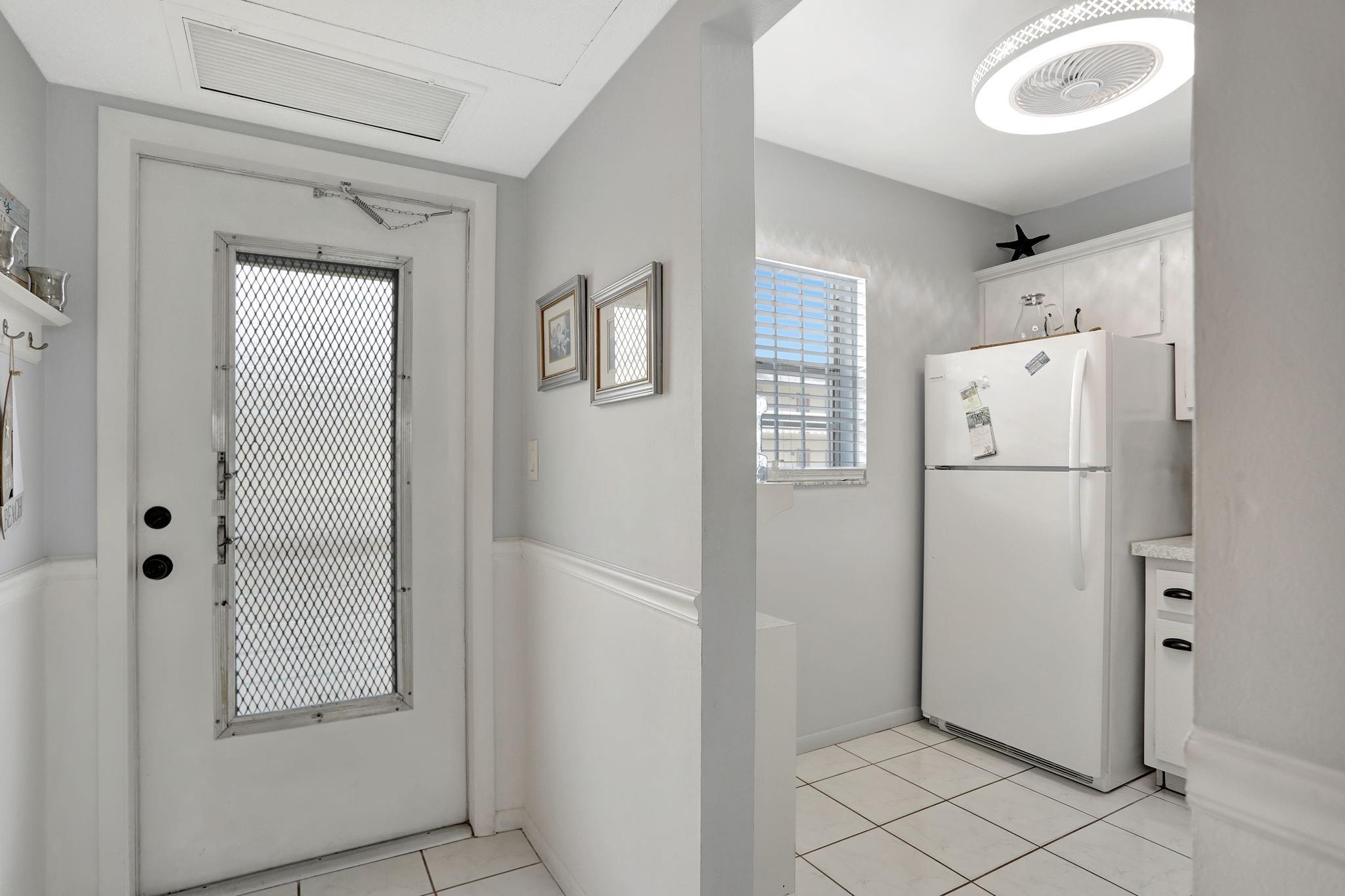 LAUDERHILL EAST - Residential