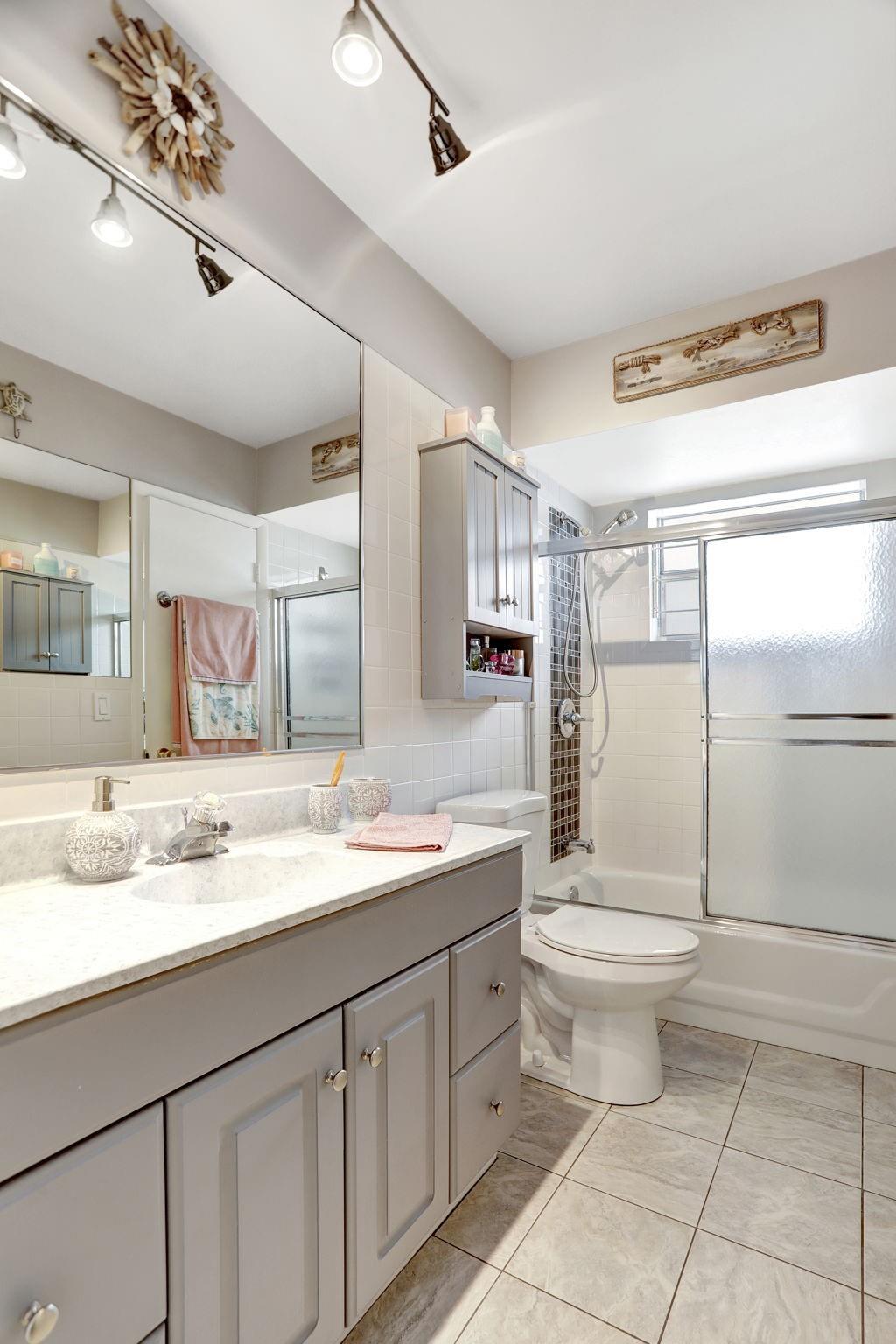 LAUDERHILL EAST - Residential