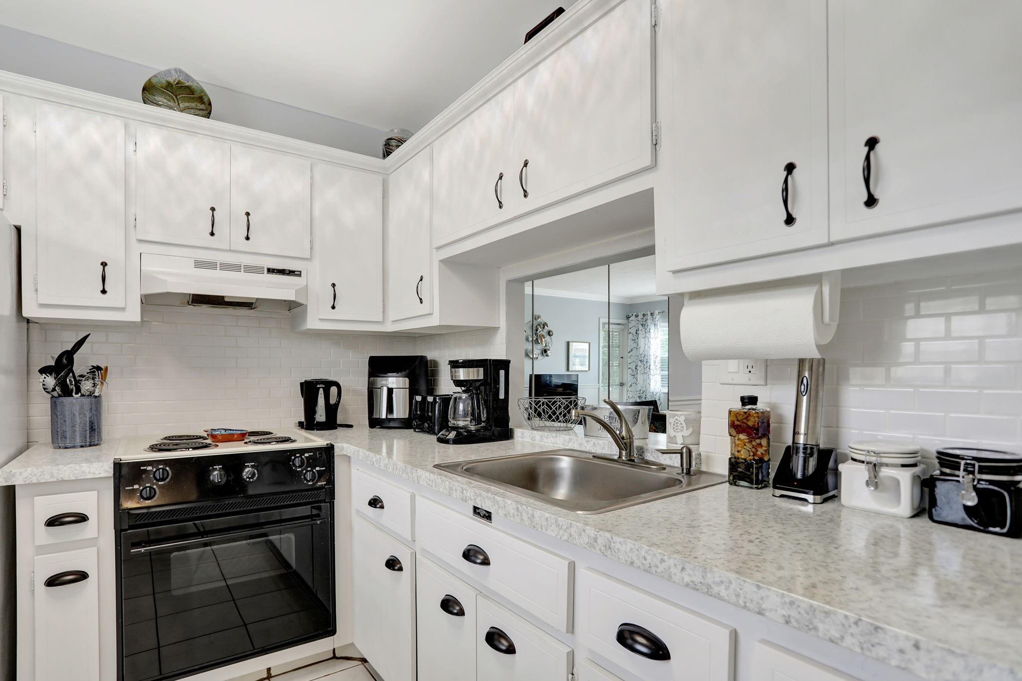 LAUDERHILL EAST - Residential