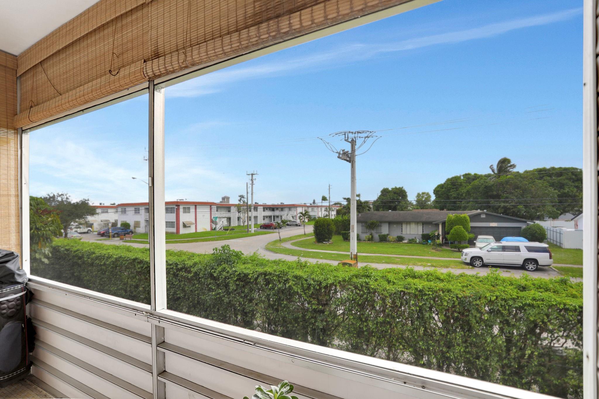 LAUDERHILL EAST - Residential