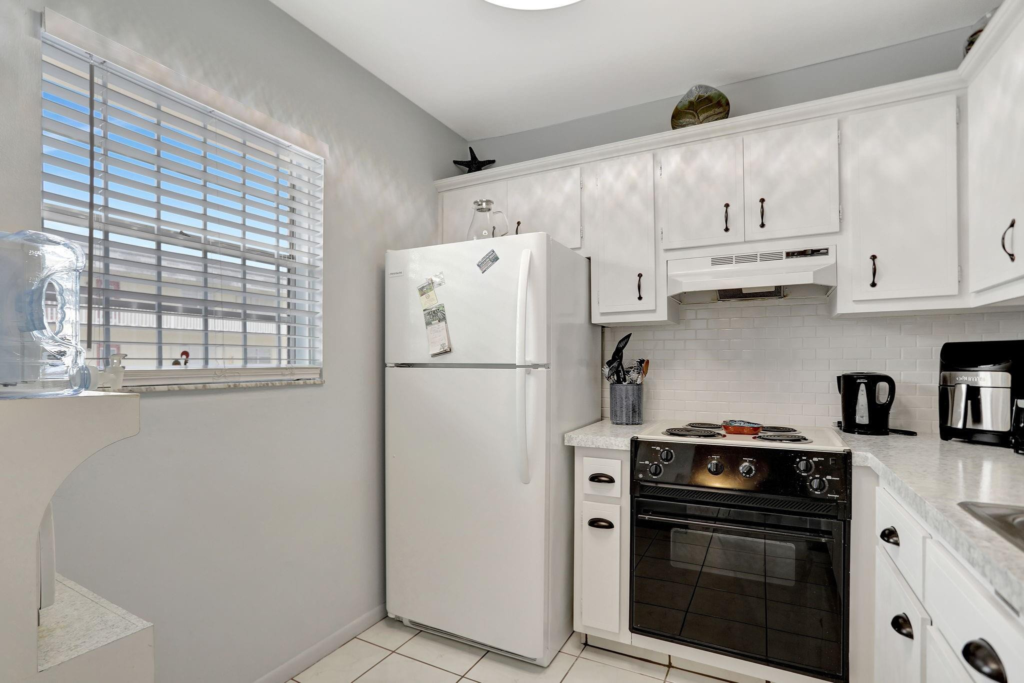 LAUDERHILL EAST - Residential