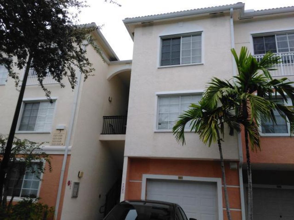 Photo of 3305 Myrtlewood Circle E #305, Palm Beach Gardens, FL 33418 (MLS # R11030850)