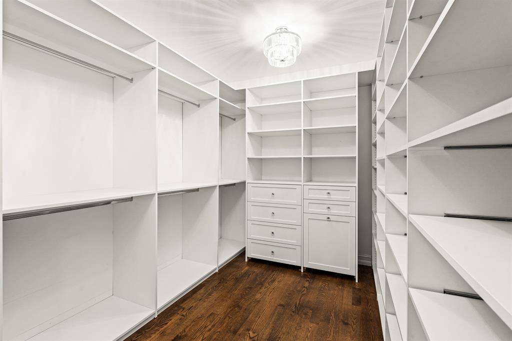 THE OAKS - Residential