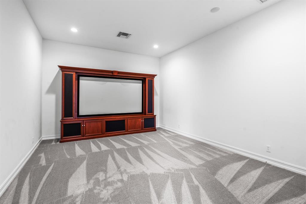 THE OAKS - Residential