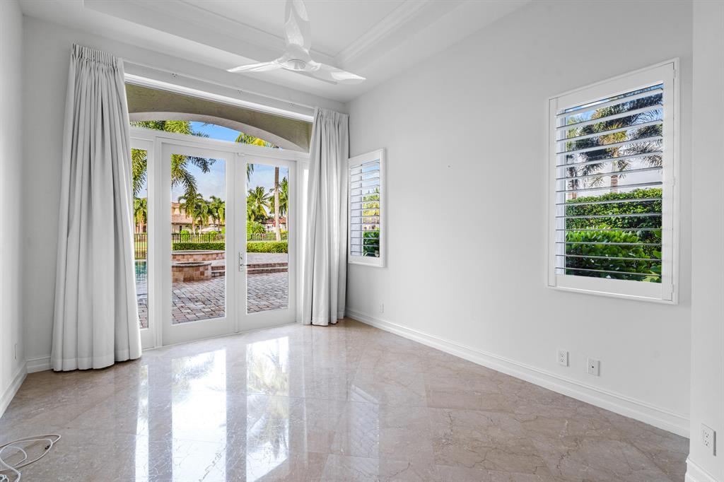 THE OAKS - Residential