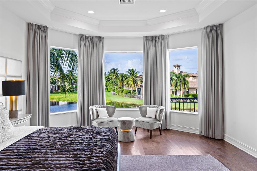 THE OAKS - Residential