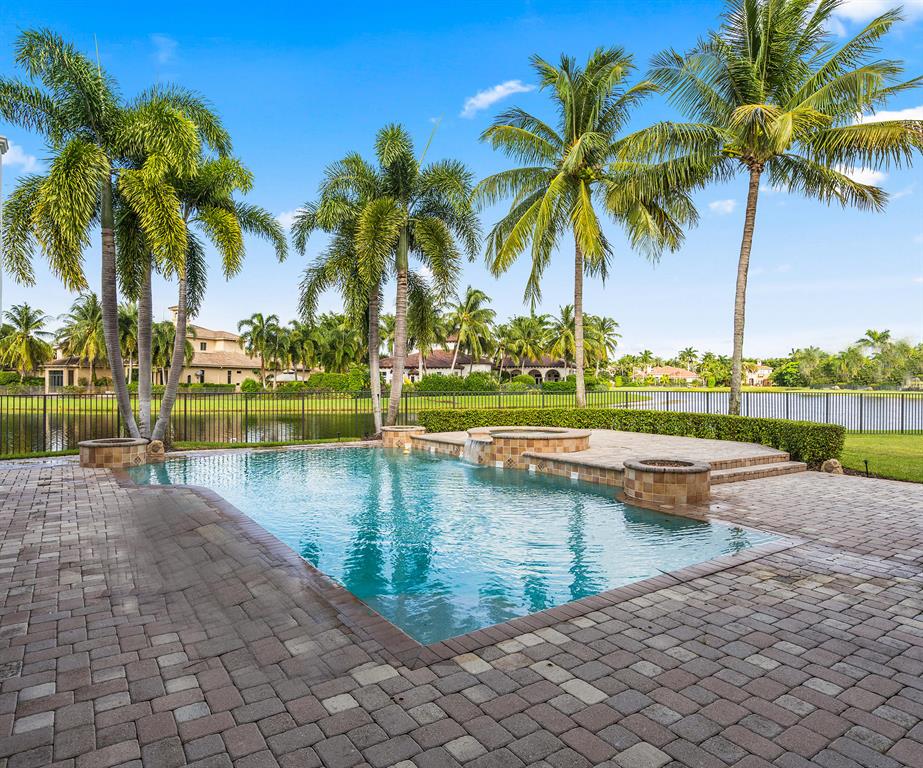 THE OAKS - Residential