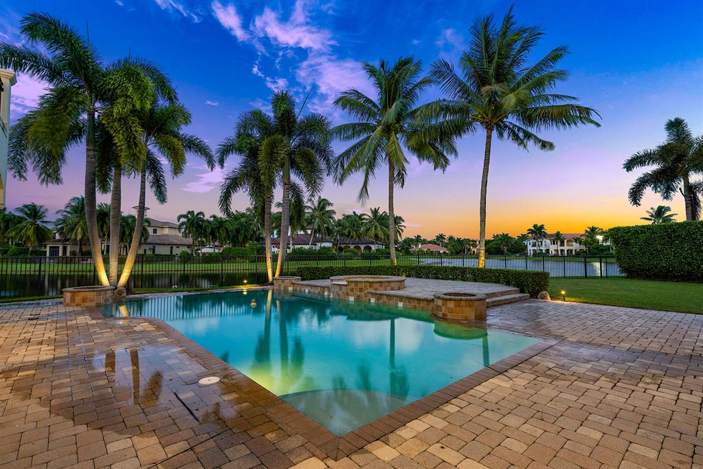 THE OAKS - Residential