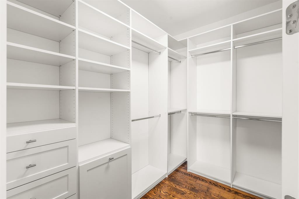 THE OAKS - Residential