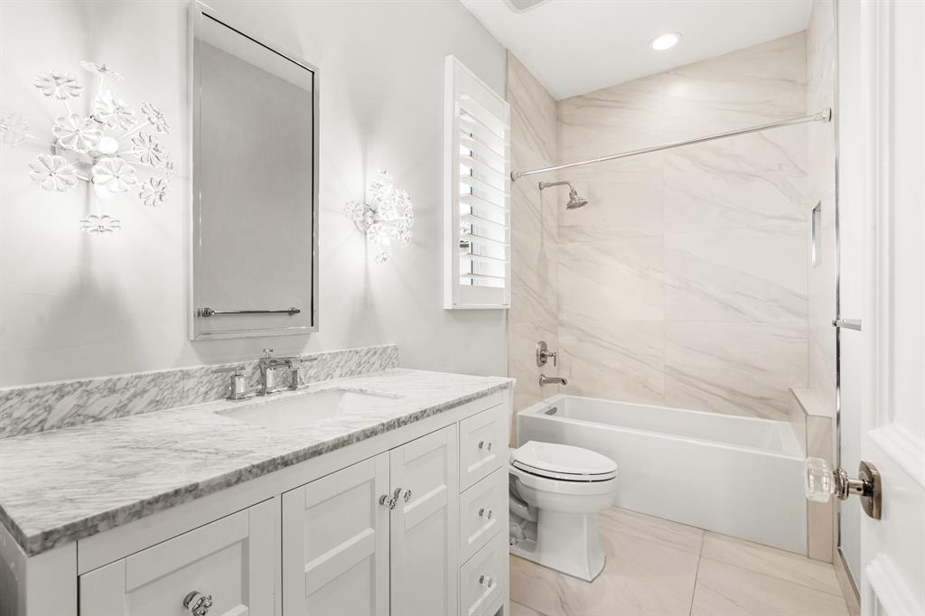 THE OAKS - Residential