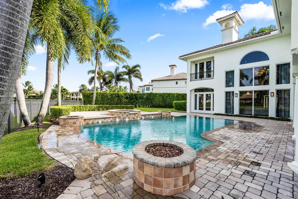 THE OAKS - Residential