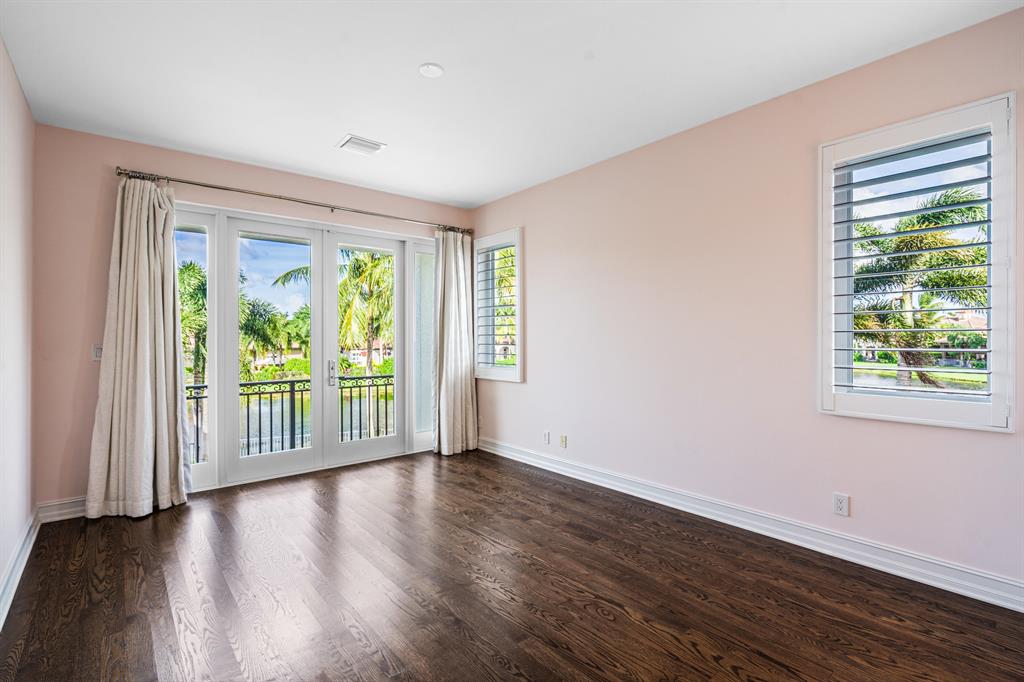 THE OAKS - Residential