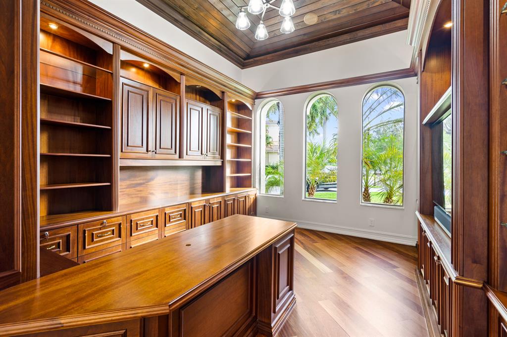 THE OAKS - Residential