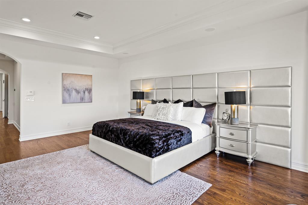 THE OAKS - Residential