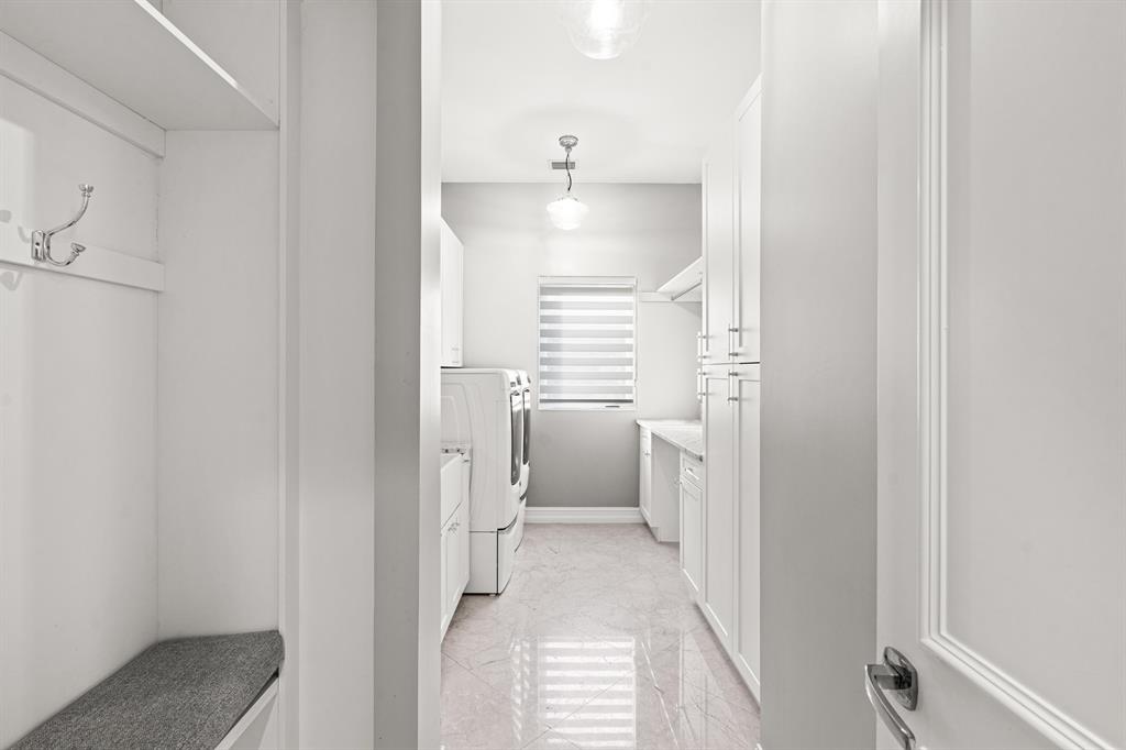 THE OAKS - Residential