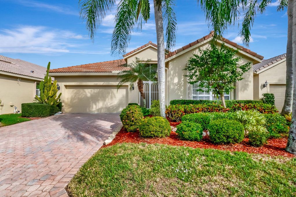 Photo of 3925 Palladium View Drive, Boynton Beach, FL 33436 (MLS # R11062882)