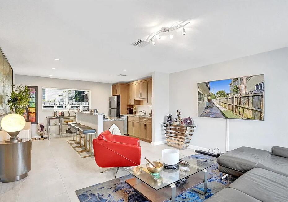 Photo of 618 NE 20th Street #1, Wilton Manors, FL 33305 (MLS # B26074060)