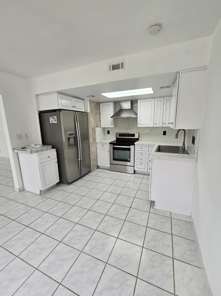 North Hollywood 4-1 B - Residential Lease