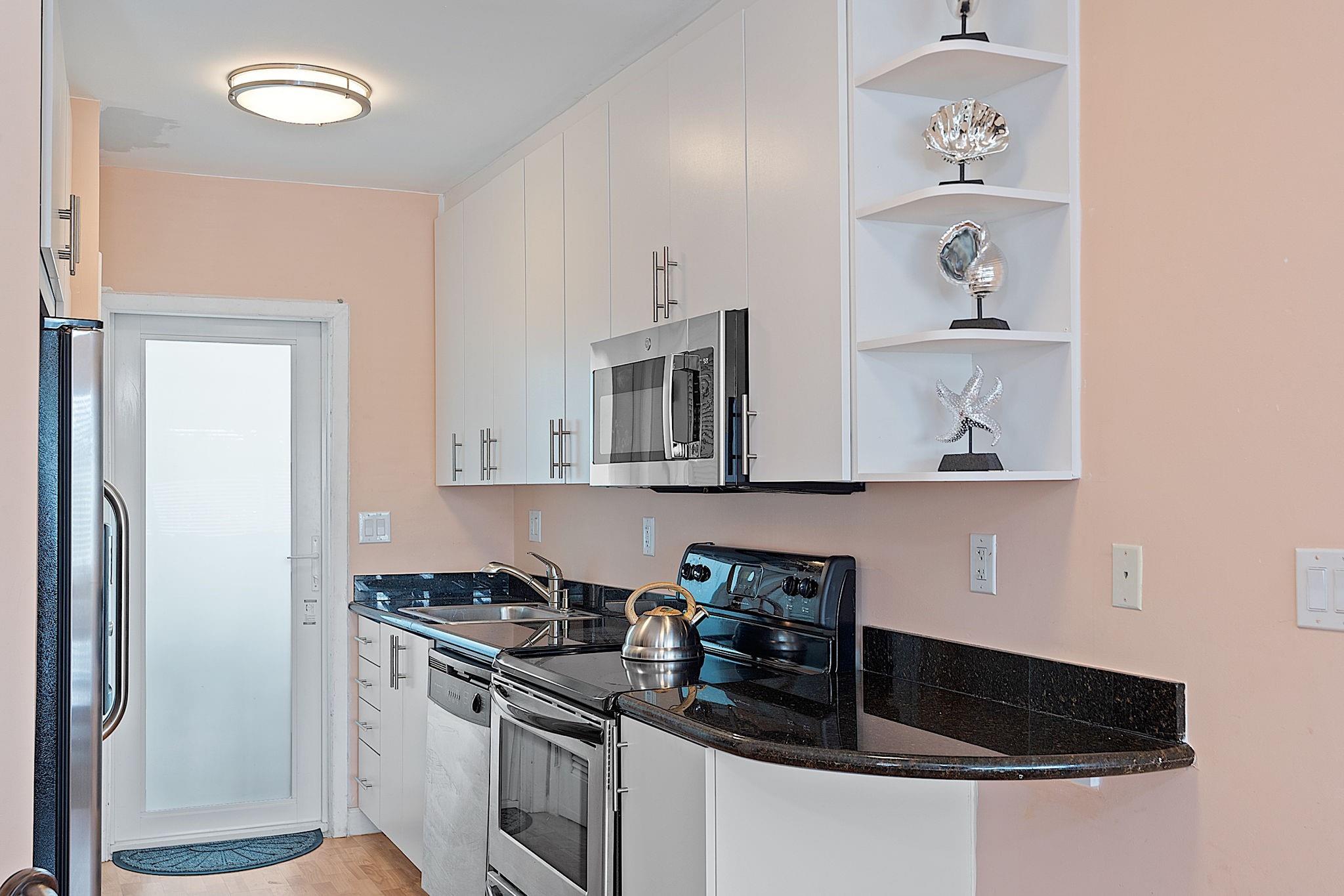 3250 NE 28th St 302