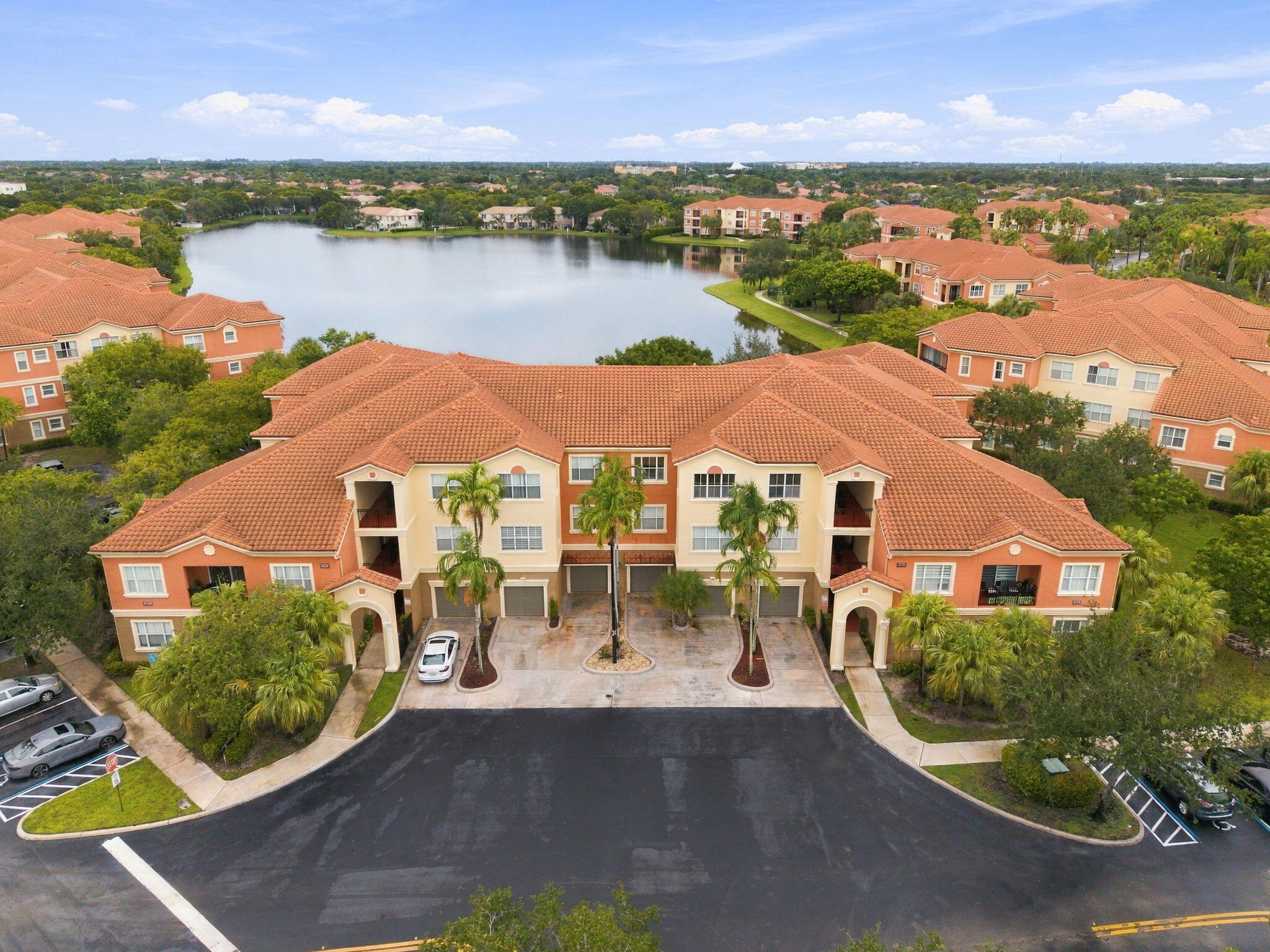 4700 SW 160TH Avenue 433, Miramar, FL, 33027/$369,900 2 4700 SW 160TH Avenue 433
