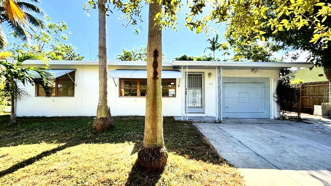 802 Lytle Street