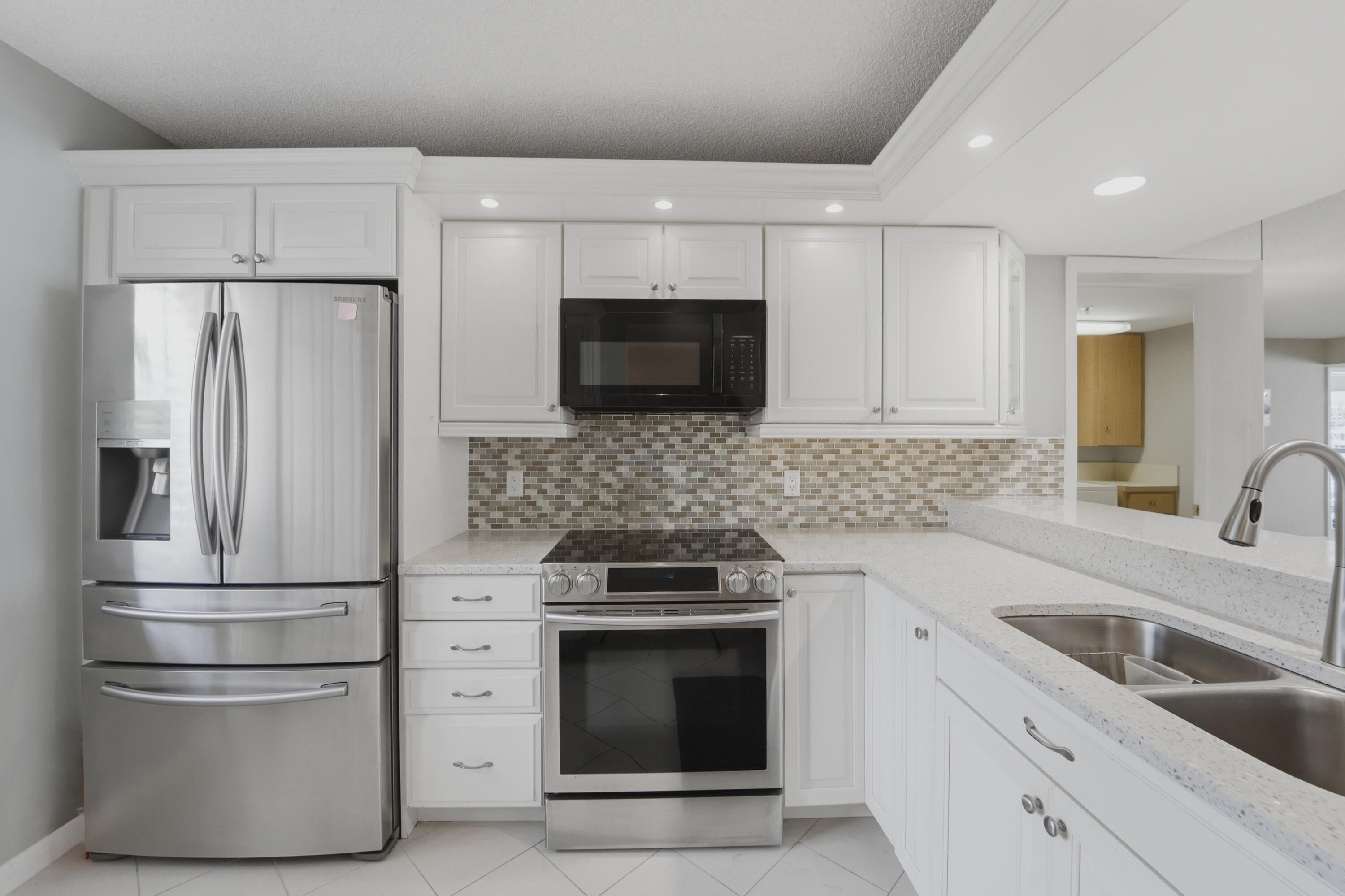 2601 MARINA ISLE Way 204