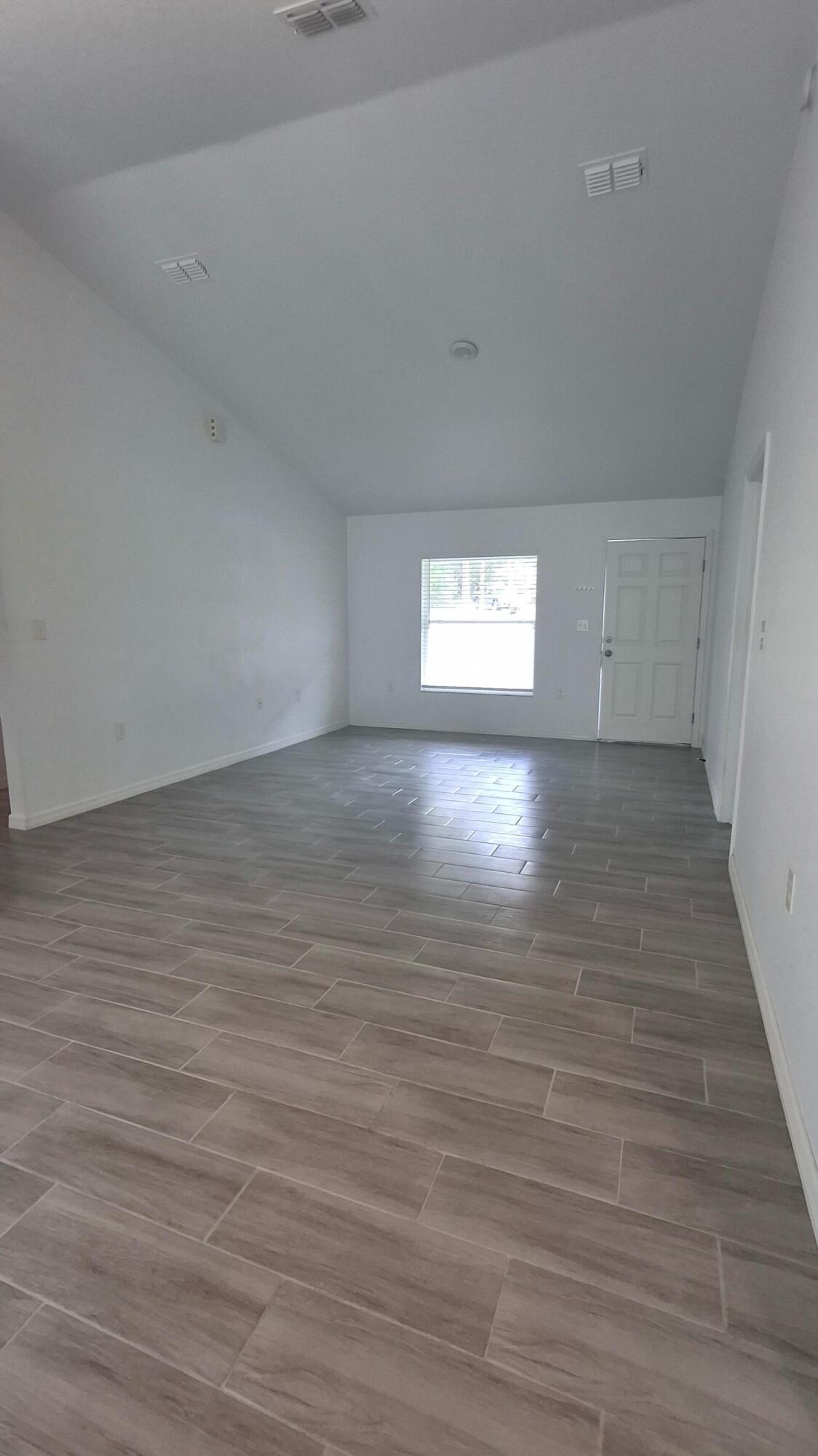 RAINBOW LAKES ESTATES SEC A - Residential Lease