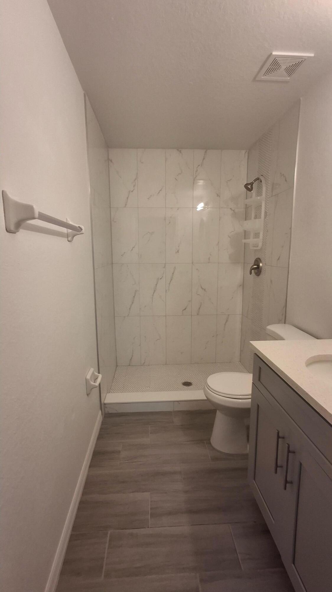 RAINBOW LAKES ESTATES SEC A - Residential Lease