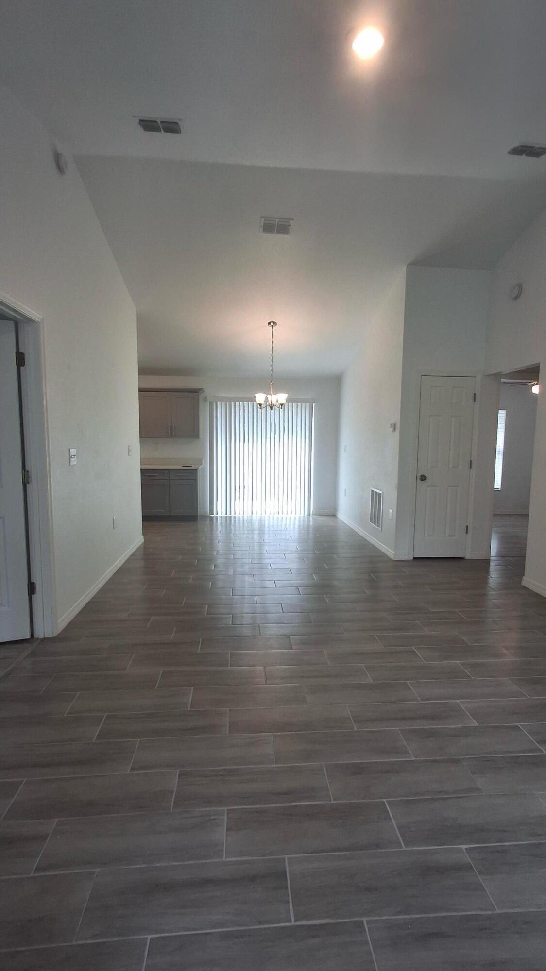 RAINBOW LAKES ESTATES SEC A - Residential Lease