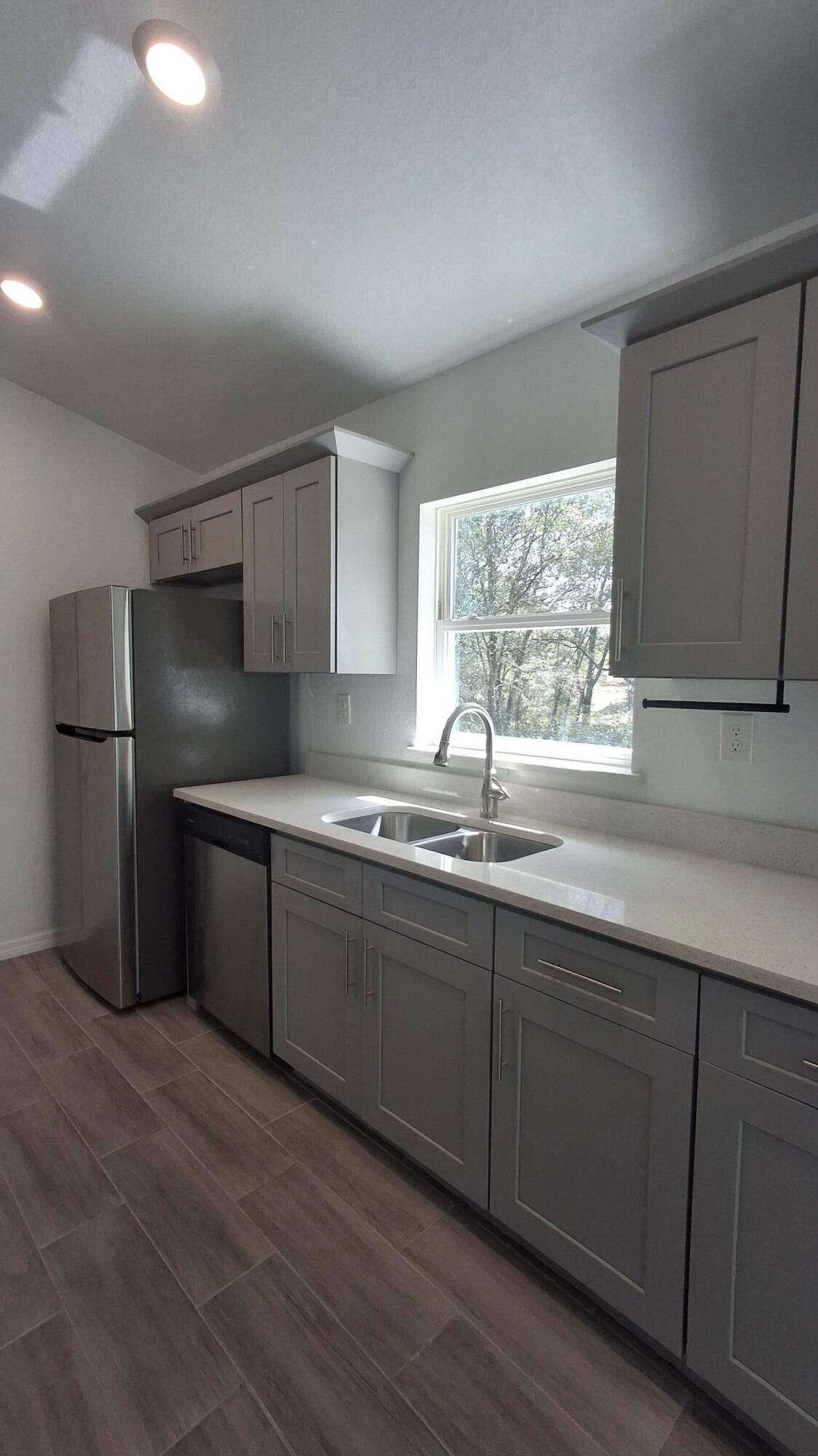 RAINBOW LAKES ESTATES SEC A - Residential Lease