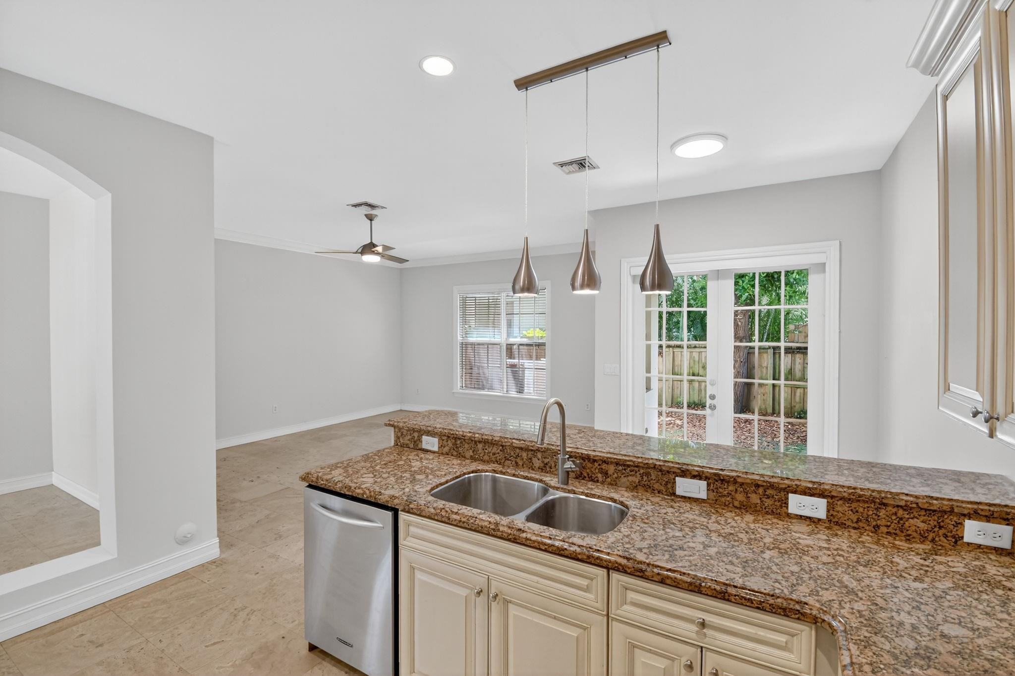 LAKERIDGE - Residential Lease