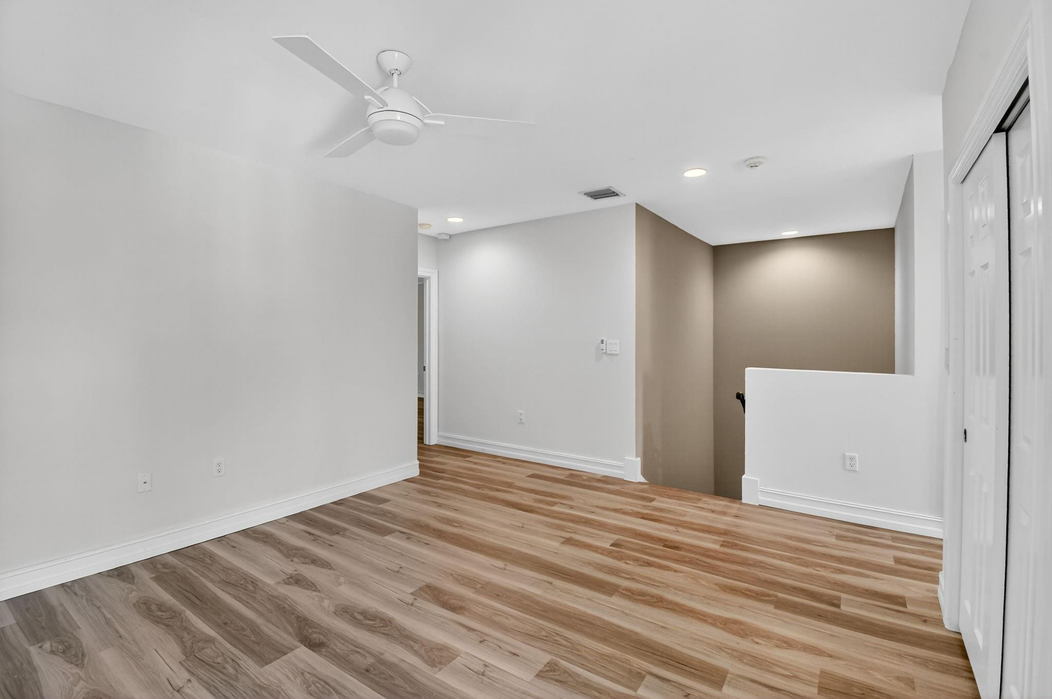 LAKERIDGE - Residential Lease