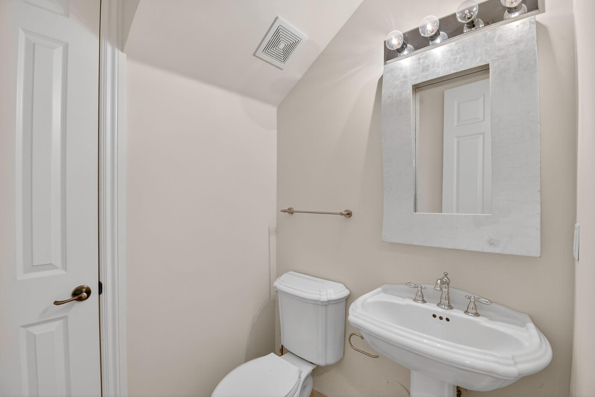 LAKERIDGE - Residential Lease